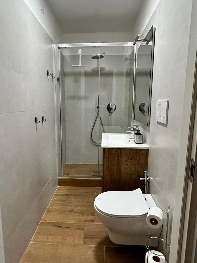 Lotus Apartment บารี ภายนอก รูปภาพ